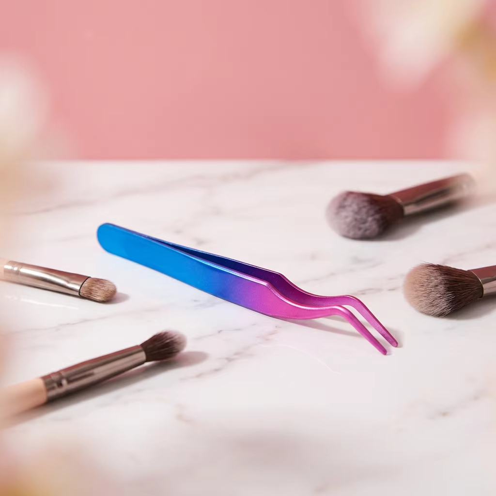 Precision Eyelash Tweezers - Image 3