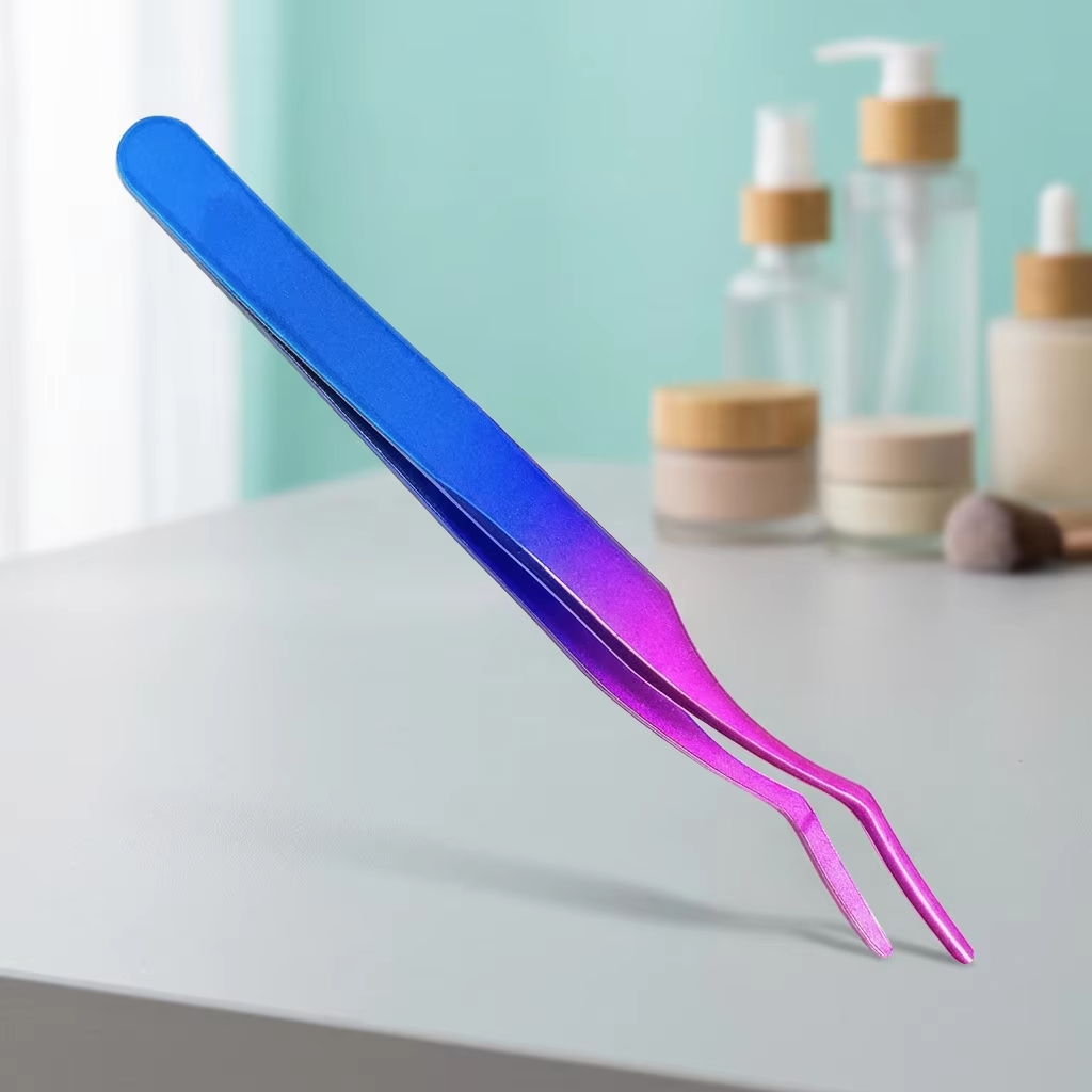 Precision Eyelash Tweezers - Image 4