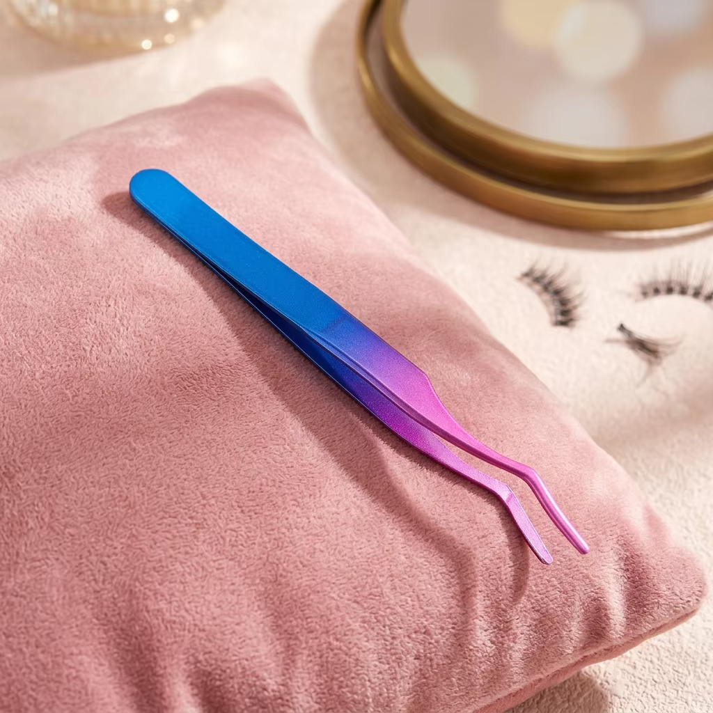 Precision Eyelash Tweezers - Image 2