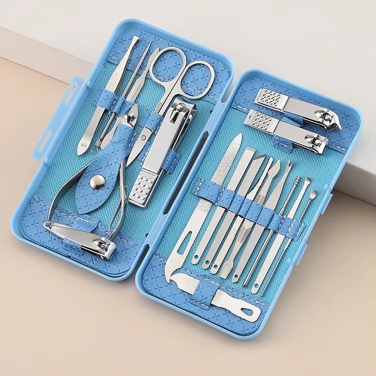 Manicure Pedicure Set - Image 3