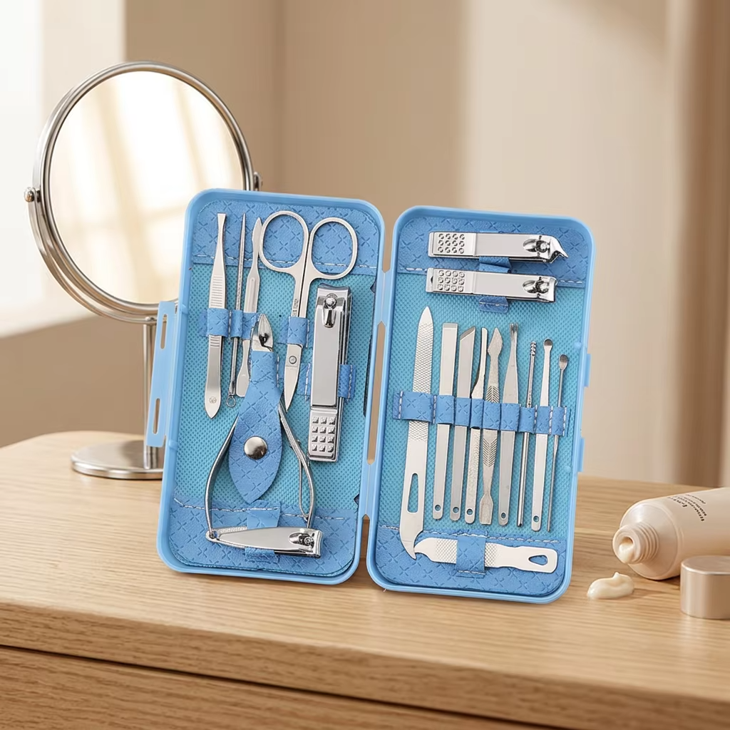 Manicure Pedicure Set - Image 5